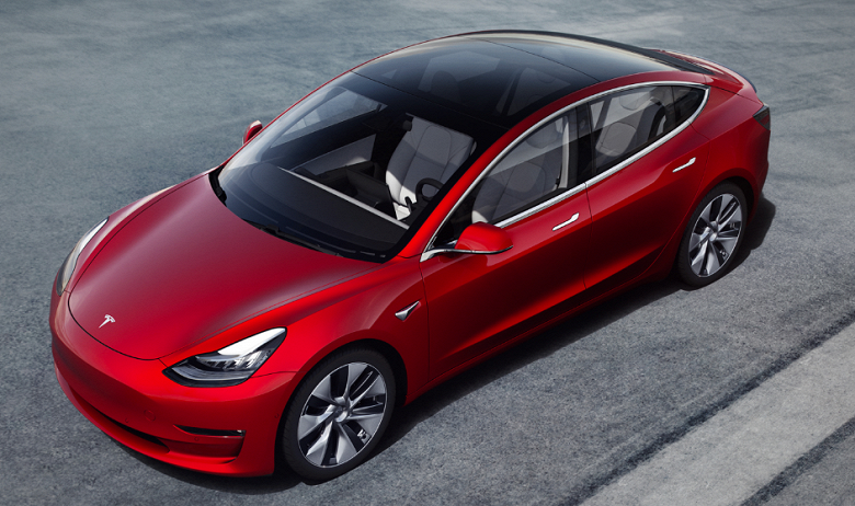 Tesla Model 3 – самый быстро продающийся электромобиль в мире